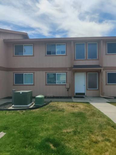 Main picture of 3121 W Hood Ave