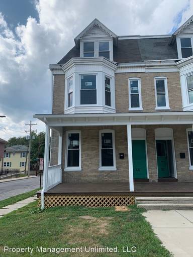 Main picture of 335 W Jackson St