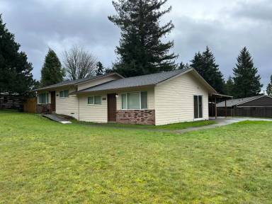 Main picture of 16780 SW 12th St