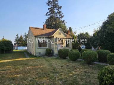 Main picture of 1015 E 47th St