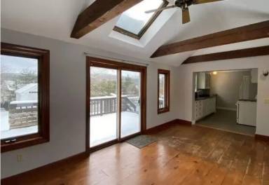 Main picture of 4 Phillips Ct