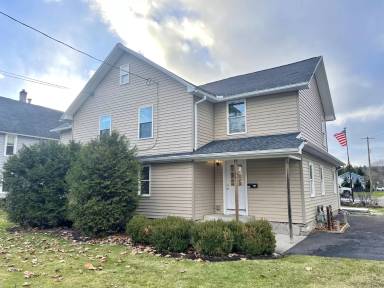 Main picture of 114 N Main St