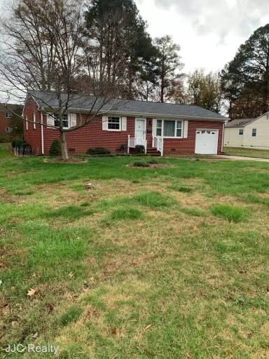 Main picture of 800 Old Oyster Point Rd