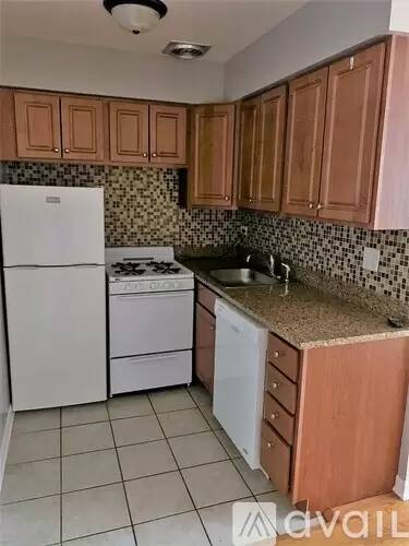 Main picture of 5820 N Sheridan Rd