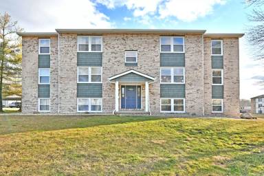 Main picture of 7373 West Blvd