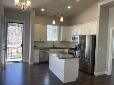 Main picture of 1710 Wellington Ave