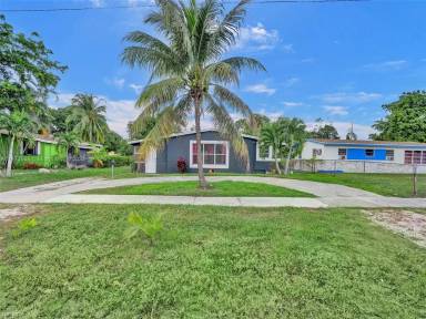 Main picture of 435 SW 22nd Ave