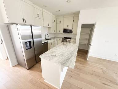 Main picture of 1442 E Huntsville Rd