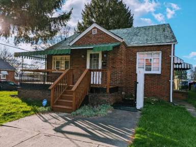 Main picture of 801 Lathrop St