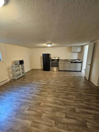 Main picture of 44 6th St W