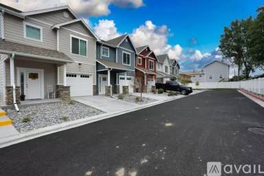 Main picture of 450 W Kennedy Ave