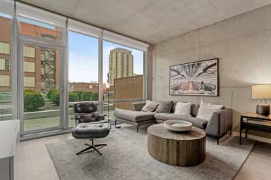 Main picture of 1327 S State St