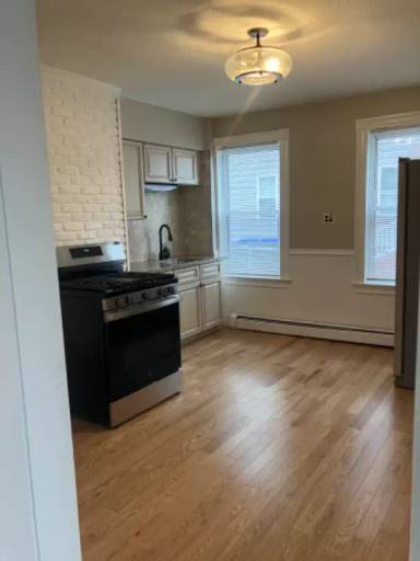 Main picture of 71 Ridge St