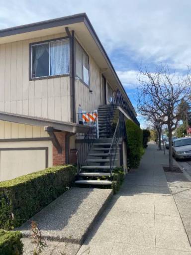 Main picture of 3369 Wisconsin St