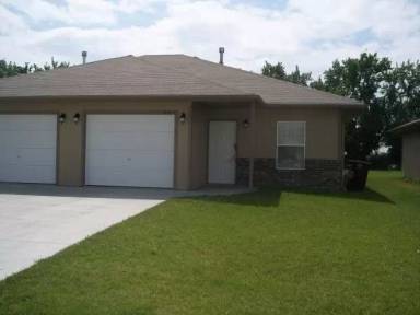 Main picture of 810 Deerfield Rd