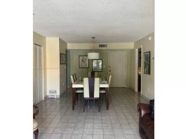 Main picture of 4707 NW 7th St