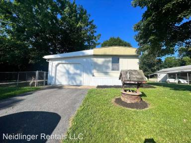 Main picture of 1005 Elevator St