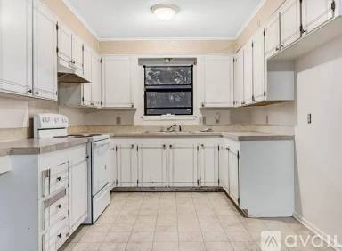 Main picture of 2601 Page St