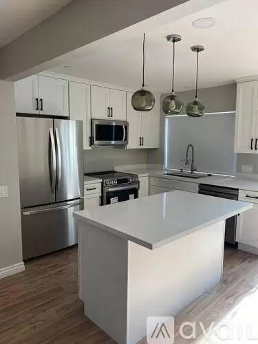Main picture of 7940 Mission Center Ct
