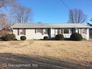 Main picture of 669 E Elm St