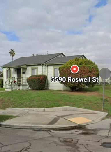 Main picture of 5590 Roswell St