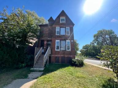 Main picture of 2701 E 75th Pl