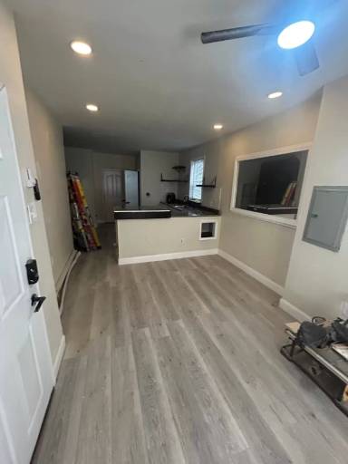 Main picture of 210 W 5th St