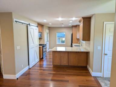 Main picture of 8033 SW 36th Ave
