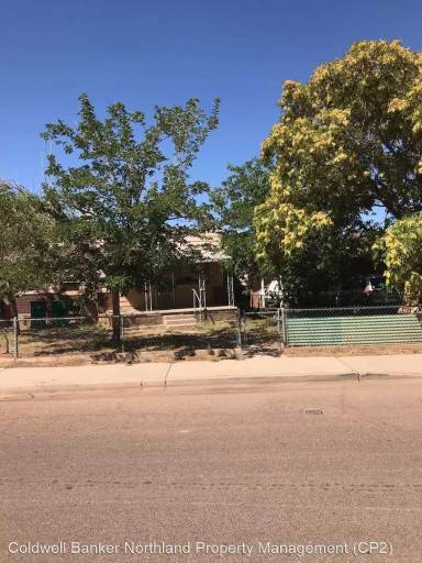 Main picture of 420 W Cherry St
