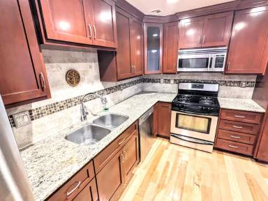 Main picture of 130 Monterey Rd