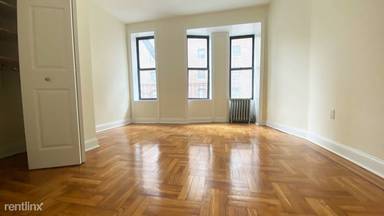 Main picture of 231 E 12th St