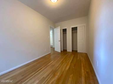 Main picture of 270 W 25th St