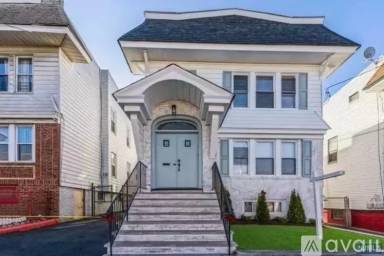 Main picture of 731 18th Ave