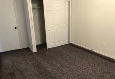 Main picture of 4009 S Locust Dr