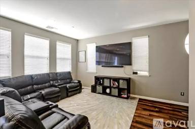 Main picture of 90 Caspian Way