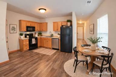 Main picture of 800 Oakbrook Pl