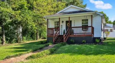 Main picture of 1320 Highland Ave NW
