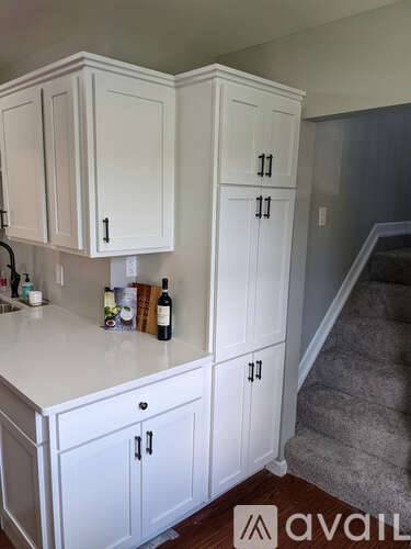 Main picture of 221 W Porter Ave