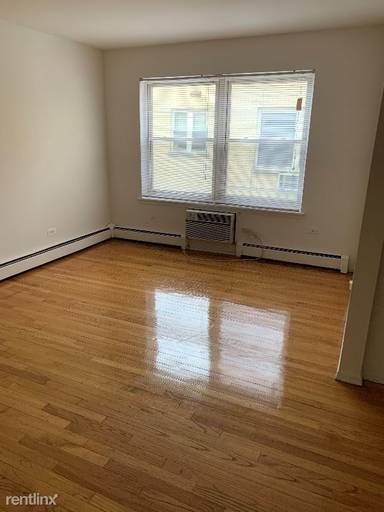 Main picture of 6830 N Sheridan Rd Apartments