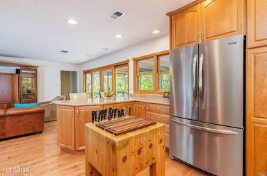 Main picture of 425 Ofarrell Dr