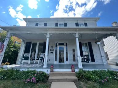 Main picture of 123 N Church St