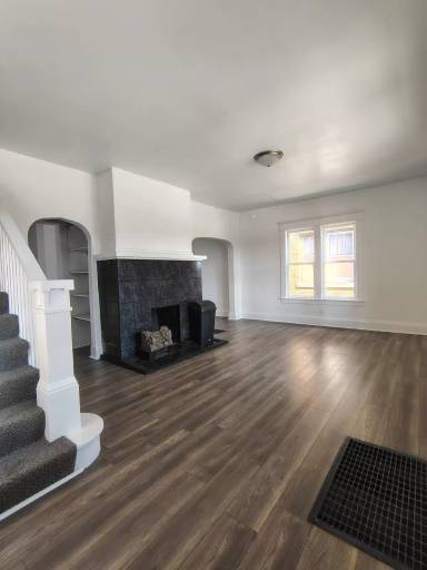 Main picture of 1223 S Main St