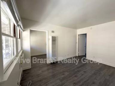 Main picture of 22719 Del Valle St