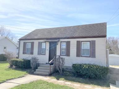 Main picture of 204 W Church St