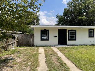 Main picture of 6204 Terry Parker Dr S