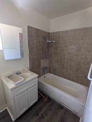 Main picture of 1443 Wall Ave
