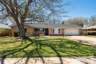 Main picture of 2822 Lansing Blvd