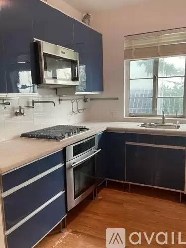 Main picture of 815 Lenox Ave