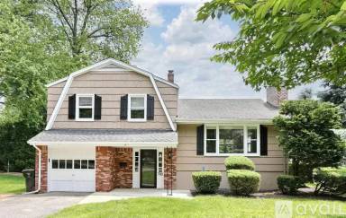 Main picture of 780 Flint Pl