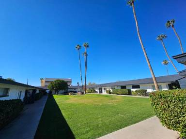 Main picture of Town & Country